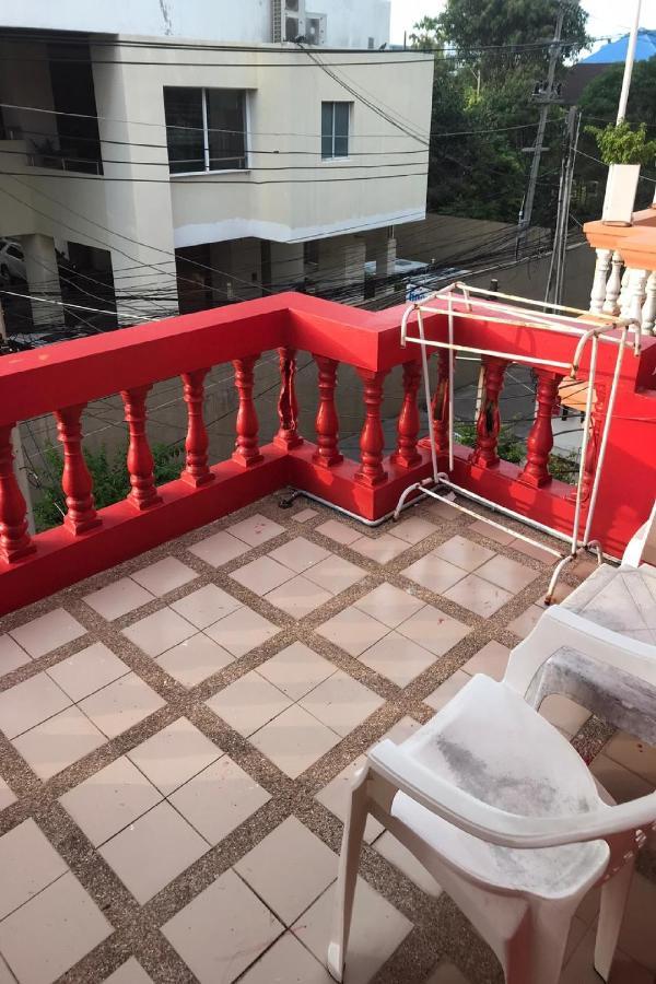 Oyo 1141 Ban Dao Hotell Haat Jomtien Eksteriør bilde